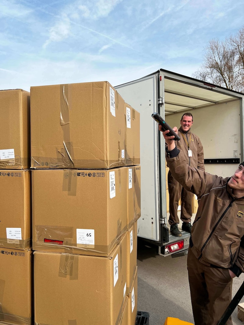 Image de cartons prêts à être envoyés