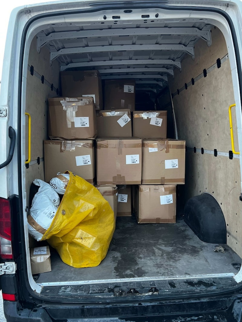 Image de cartons prêts à être envoyés