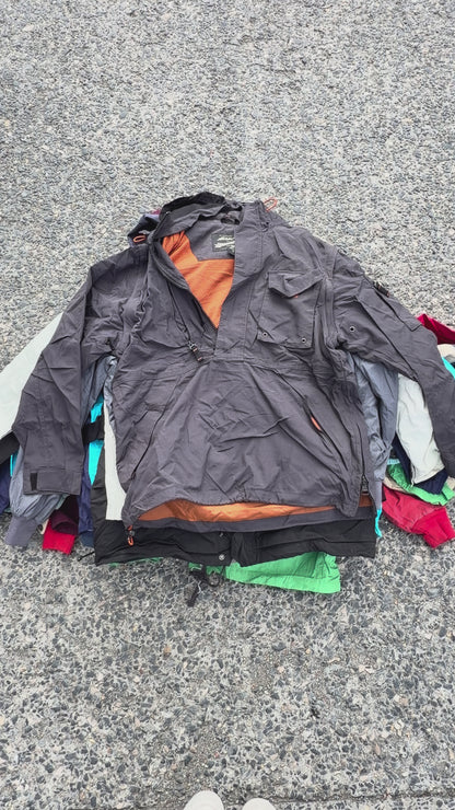 VESTES DE MARQUE LEGERES
